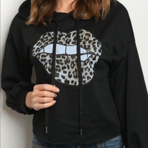Tops - Small Leopard/lios hoodie